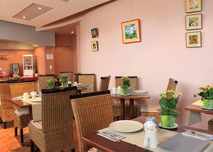 Отель The Originals Boutique, Alize, 3*